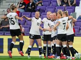 🧱 首发阵容中列有六名后卫——我们照例无法确定阵型，但理应推测为三后卫配置